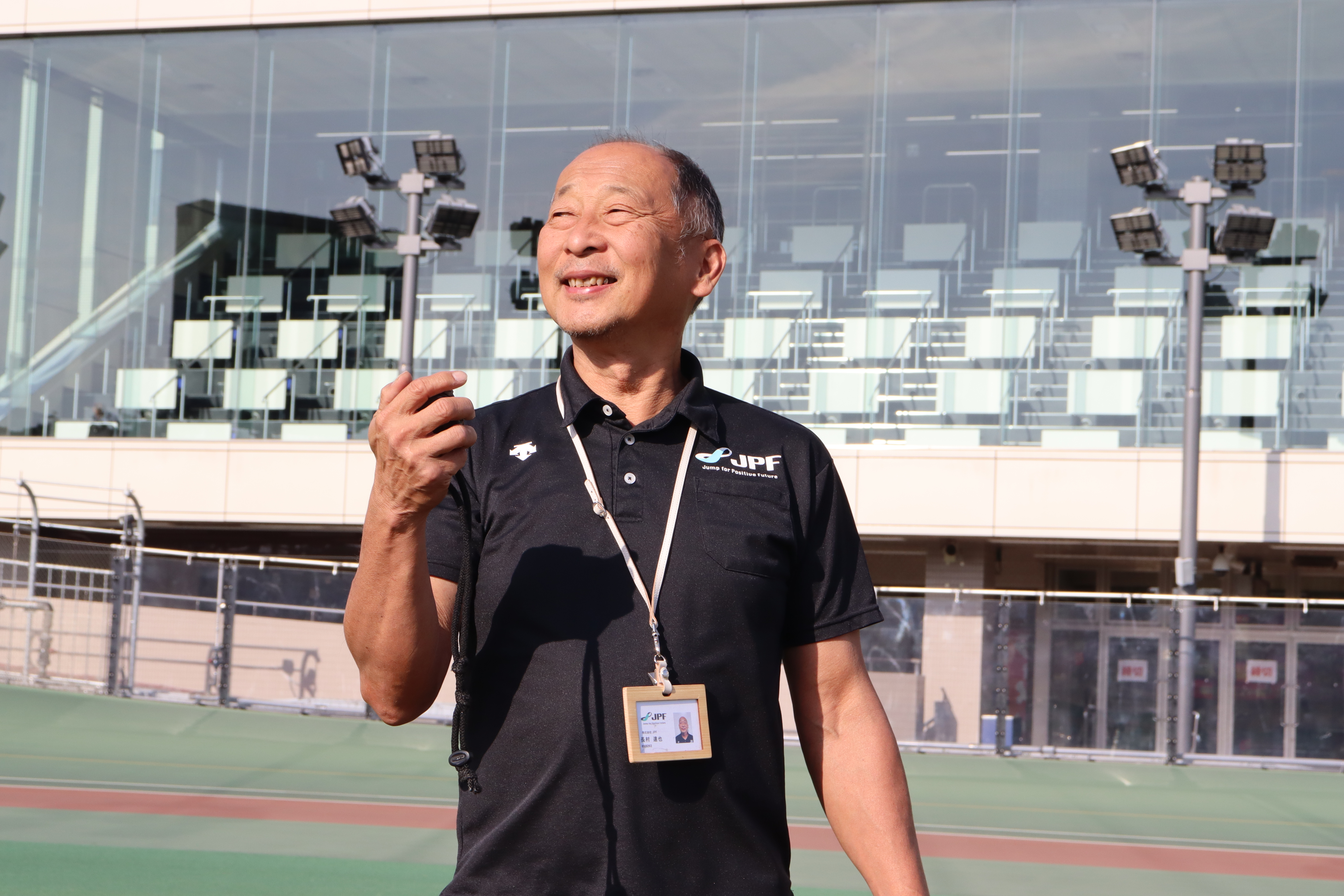 ➁名古屋サイクルクラブでタイム測定をする長村さん