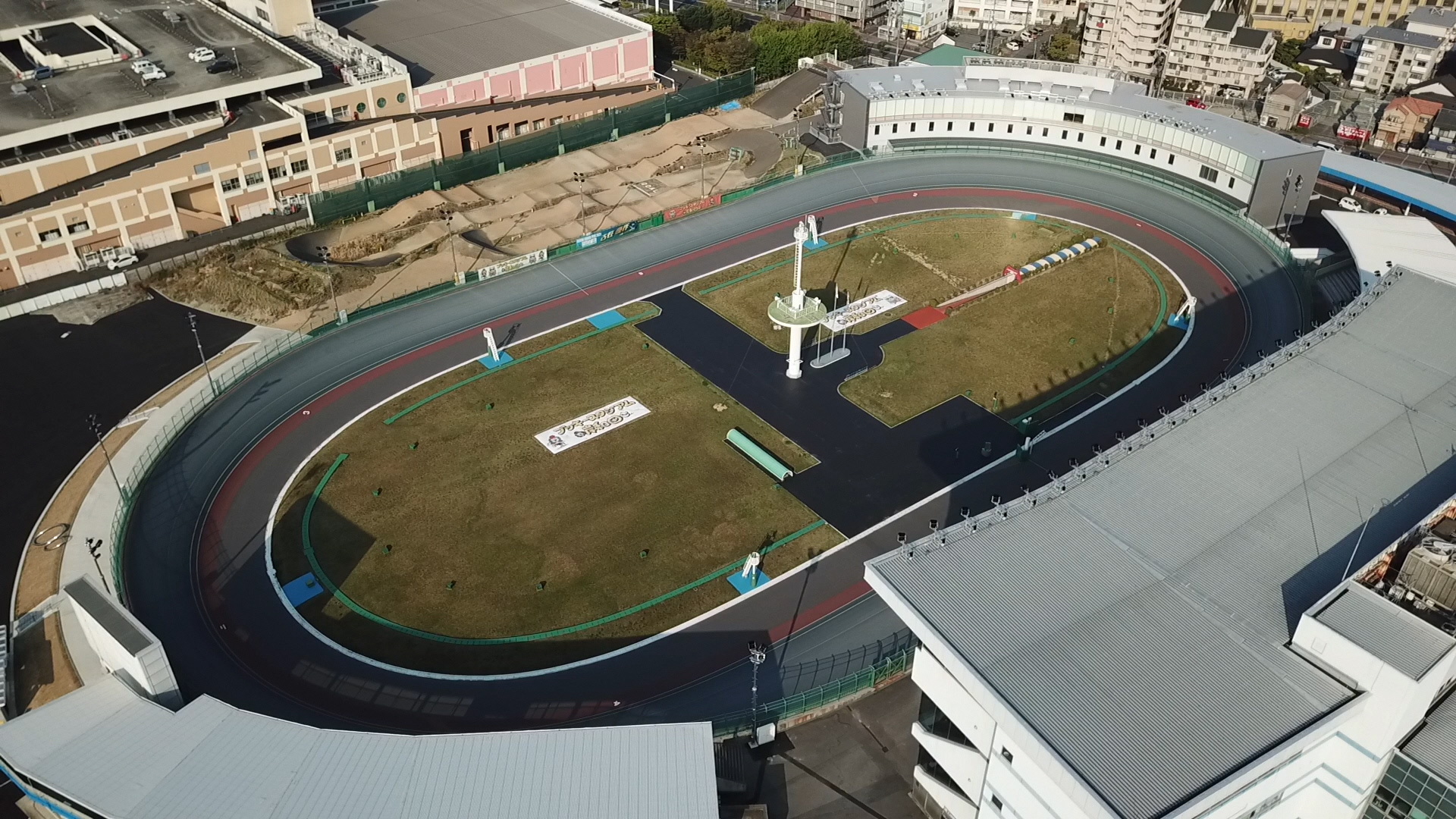 上空から撮影した岸和田競輪場